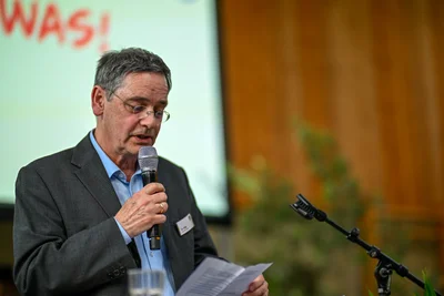 ... herzlichen Worten von Dr. Thomas Hilge, dem therapeutischen Leiter des Hansenbargs...